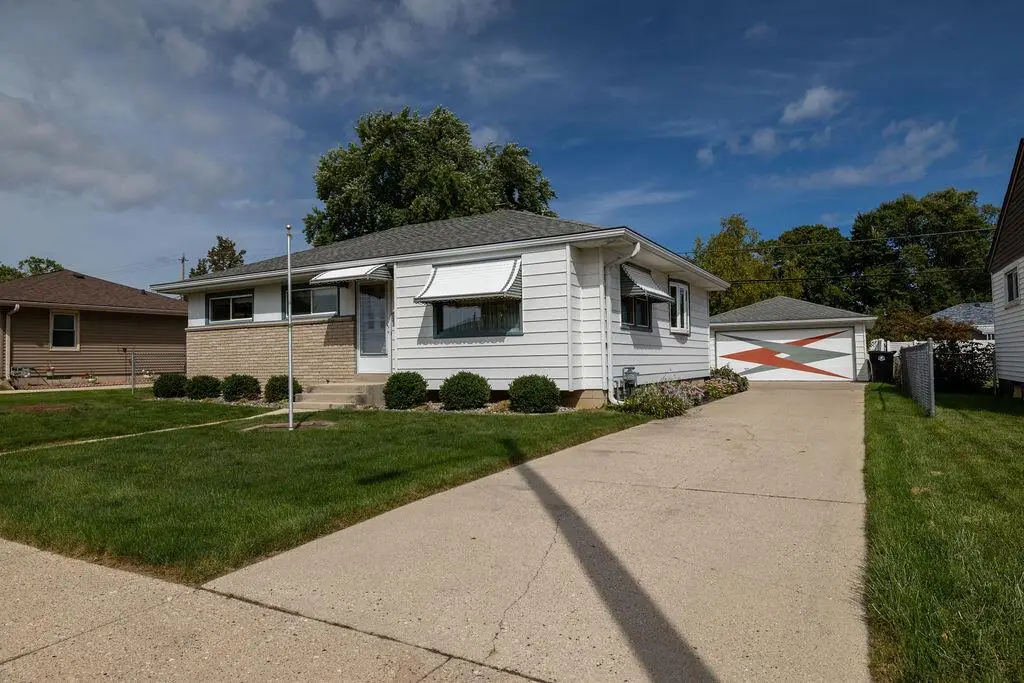 3828 E Van Eimeren AVENUE, Cudahy, WI 53110 - #1