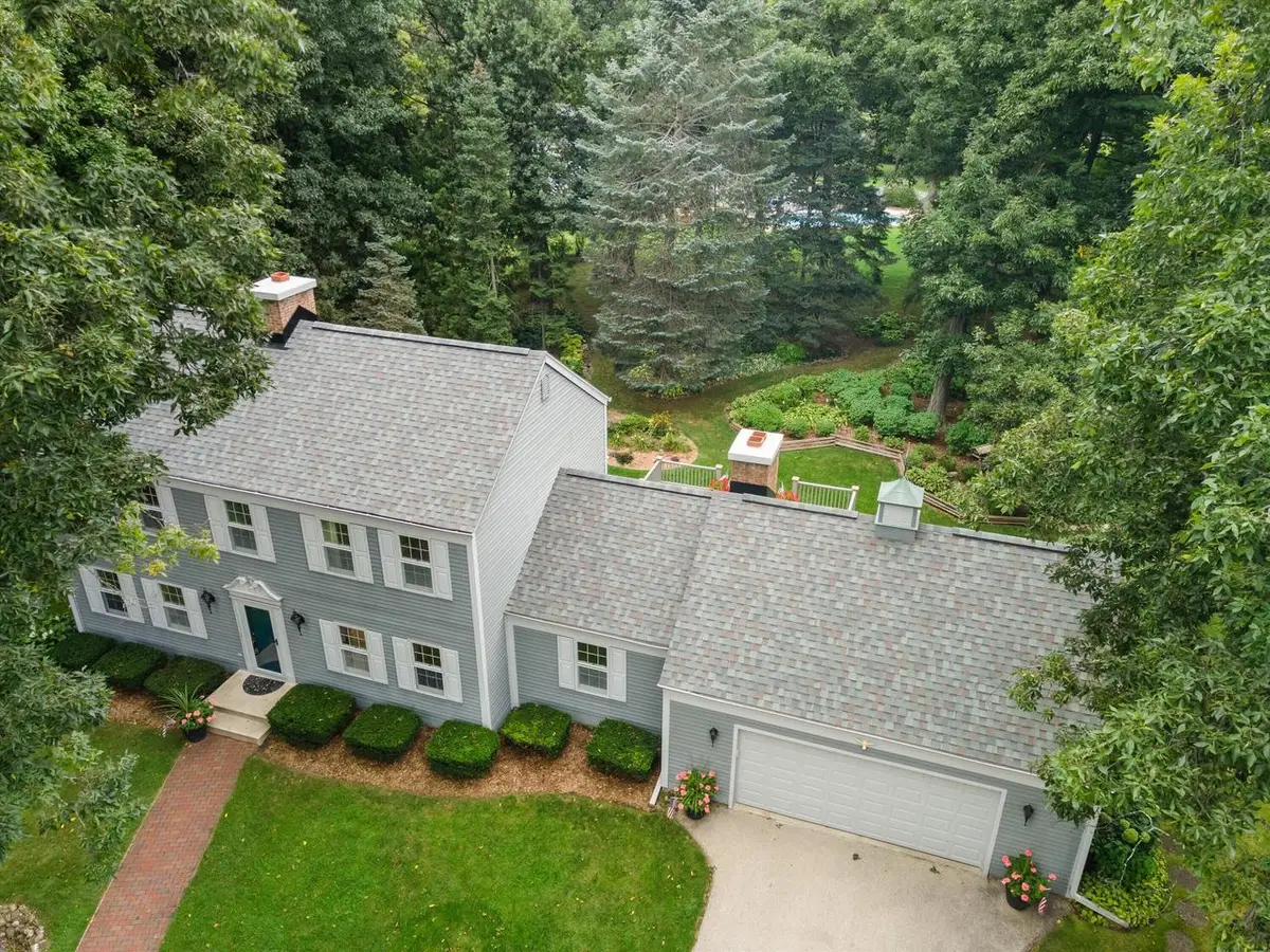 S38W27845 Merriwood COURT, Waukesha, WI 53189 - #1