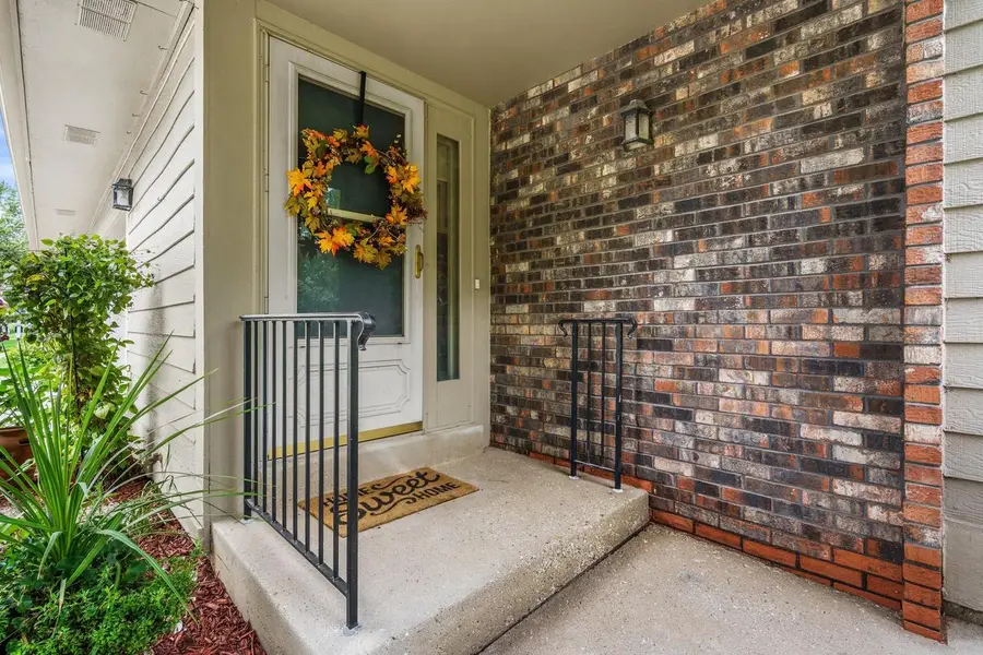 4932 S Imperial CIRCLE, Greenfield, WI 53220 - #2