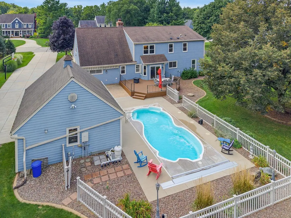 149 Hickory DRIVE, Delafield, WI 53018 - #1