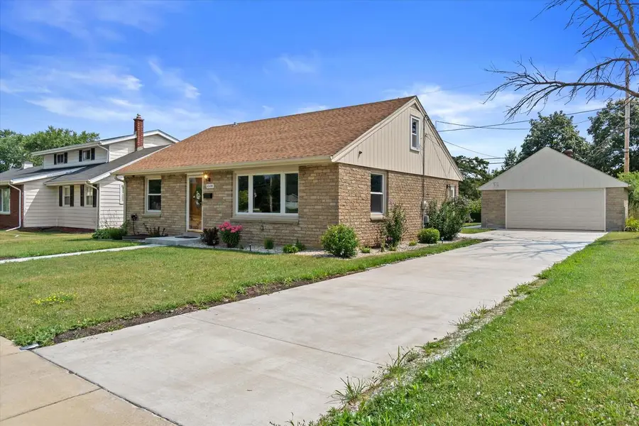6500 N 91st STREET, Milwaukee, WI 53224 - #3