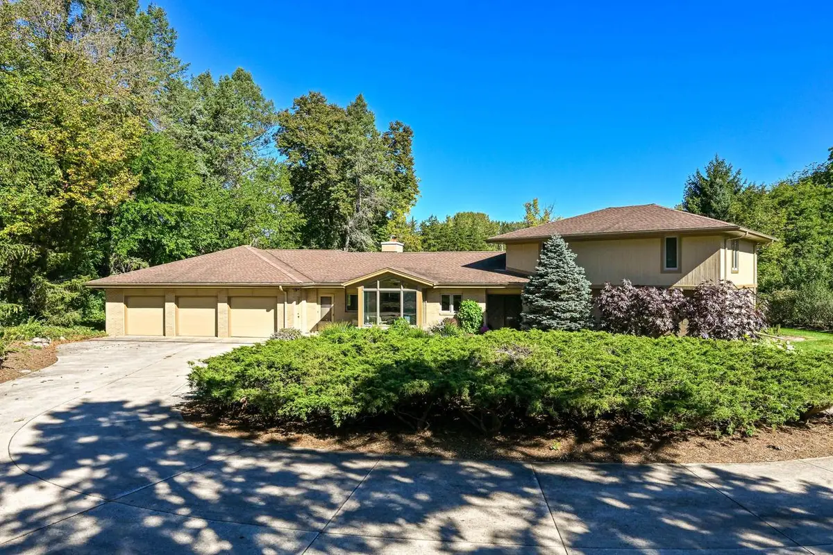 1956 W Windsor CIRCLE, Glendale, WI 53209 - #1