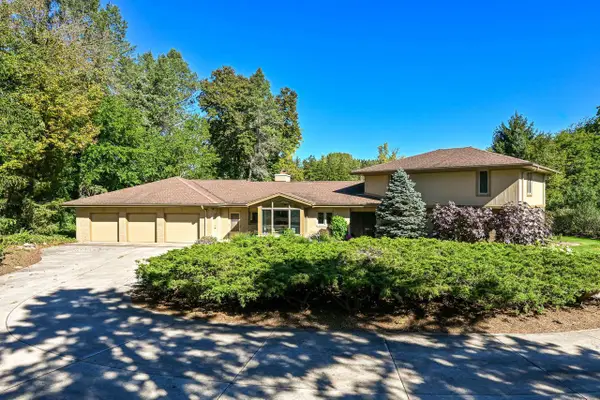 1956 W Windsor CIRCLE, Glendale, WI 53209