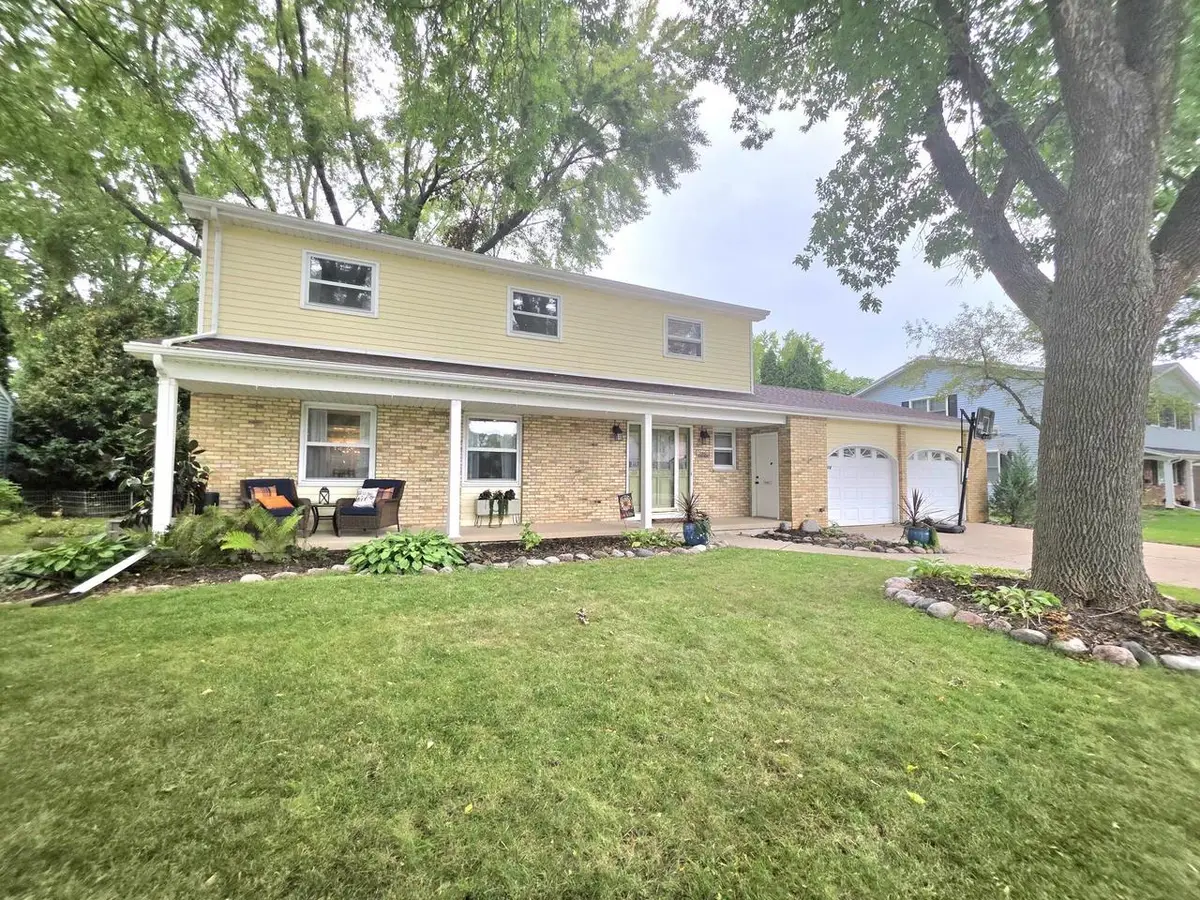 566 Riford ROAD, Neenah, WI 54956 - #1