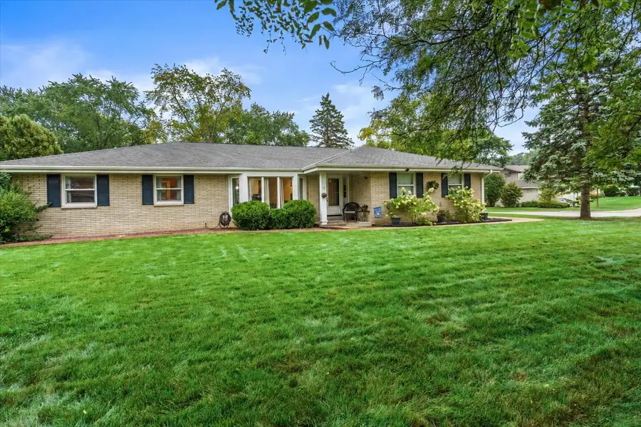 4800 Sussex LANE, Greendale, WI 53129 - #2