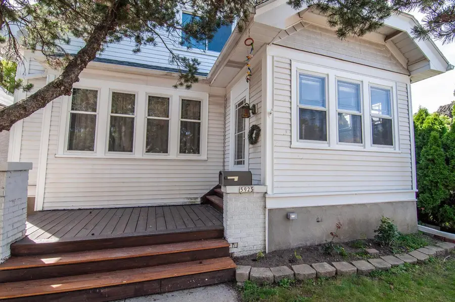 5925 W Lloyd STREET, Milwaukee, WI 53208 - #2
