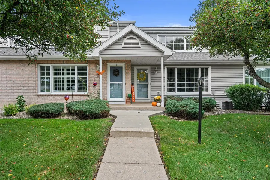 10210 W Whitnall Edge CIRCLE #F, Franklin, WI 53132 - #2