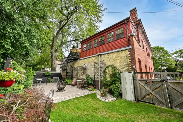 1569 N Warren AVENUE, Milwaukee, WI 53202
