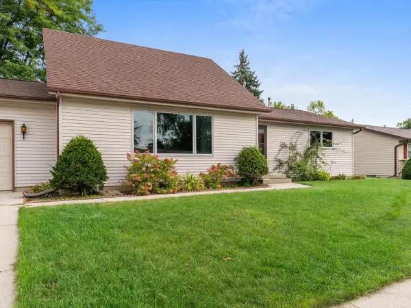 1378 Irving CIRCLE, Manitowoc, WI 54220