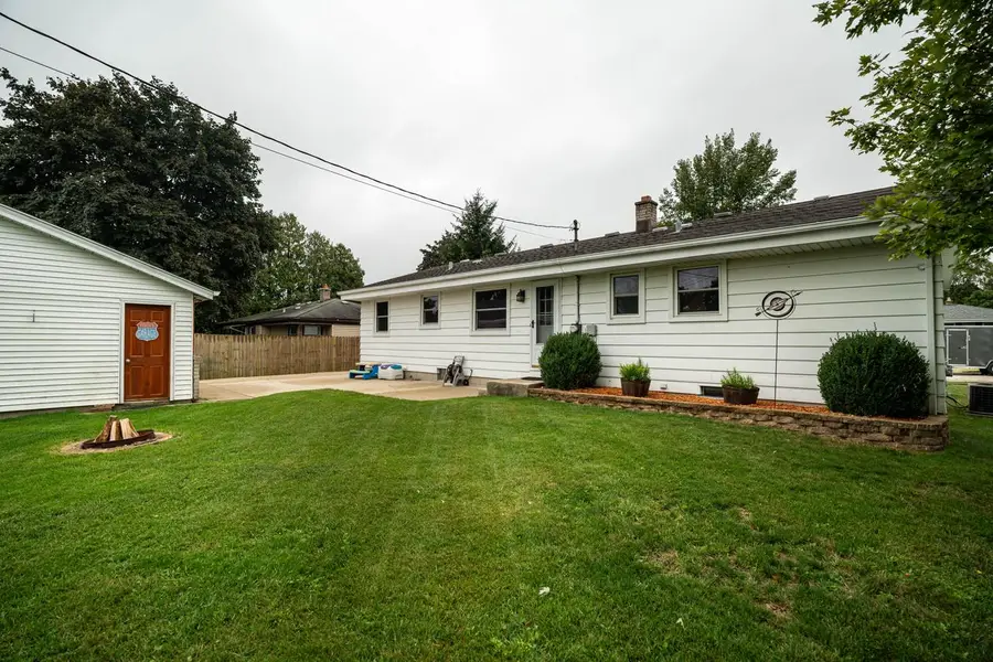 1614 N Lakeview AVENUE, Port Washington, WI 53074 - #2
