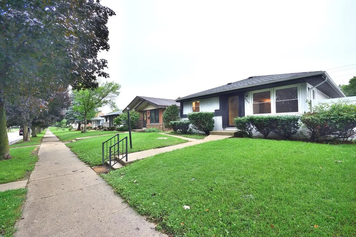 8945 W Herbert AVENUE, Milwaukee, WI 53225 - #1