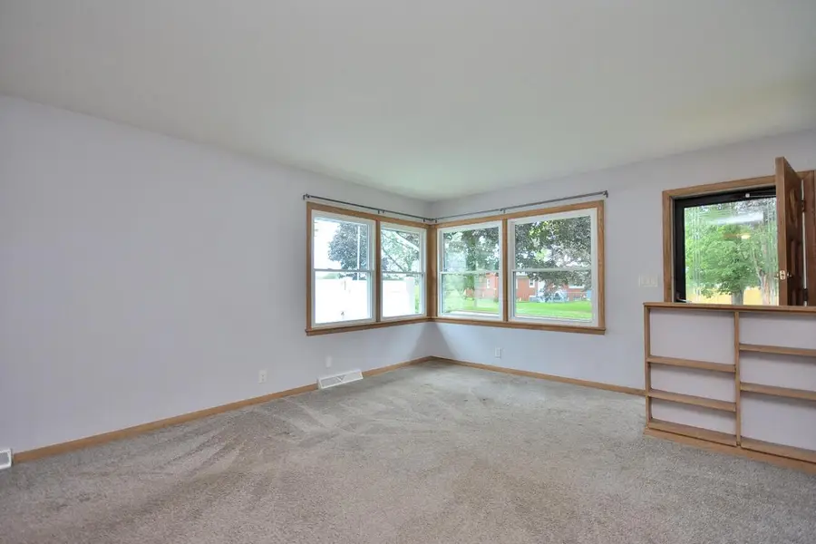 8945 W Herbert AVENUE, Milwaukee, WI 53225 - #3