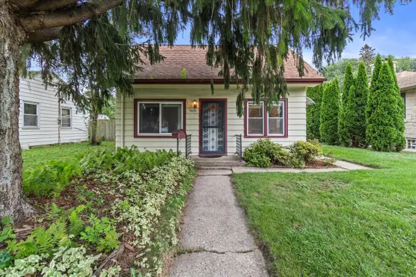 1405 17th AVENUE, South Milwaukee, WI 53172