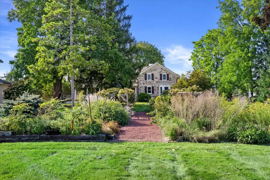 2237 Washington AVENUE, Cedarburg, WI 53012 - #3