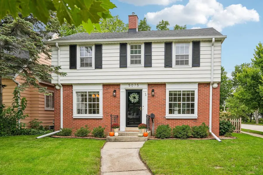 5075 N Berkeley BOULEVARD, Whitefish Bay, WI 53217 - #2