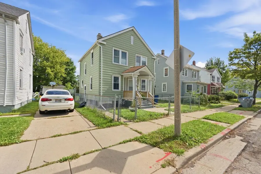 4414 N 25th STREET, Milwaukee, WI 53209 - #3