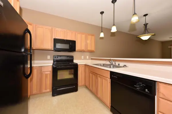 2074 Pine Ridge COURT #G, Grafton, WI 53024