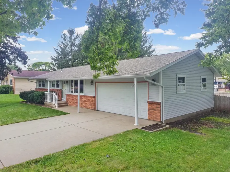 504 Westview AVENUE, Clinton, WI 53525 - #2