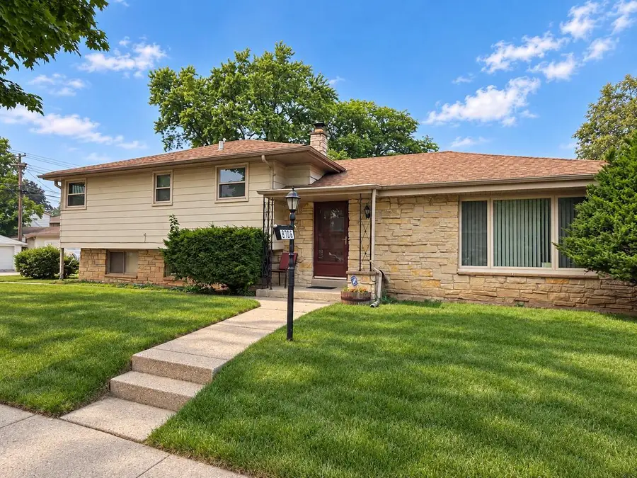8706 W Courtland AVENUE, Milwaukee, WI 53225 - #2