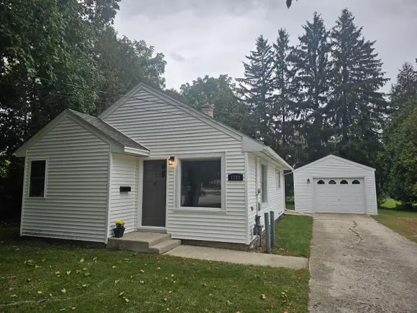 1720 Menasha AVENUE, Manitowoc, WI 54220