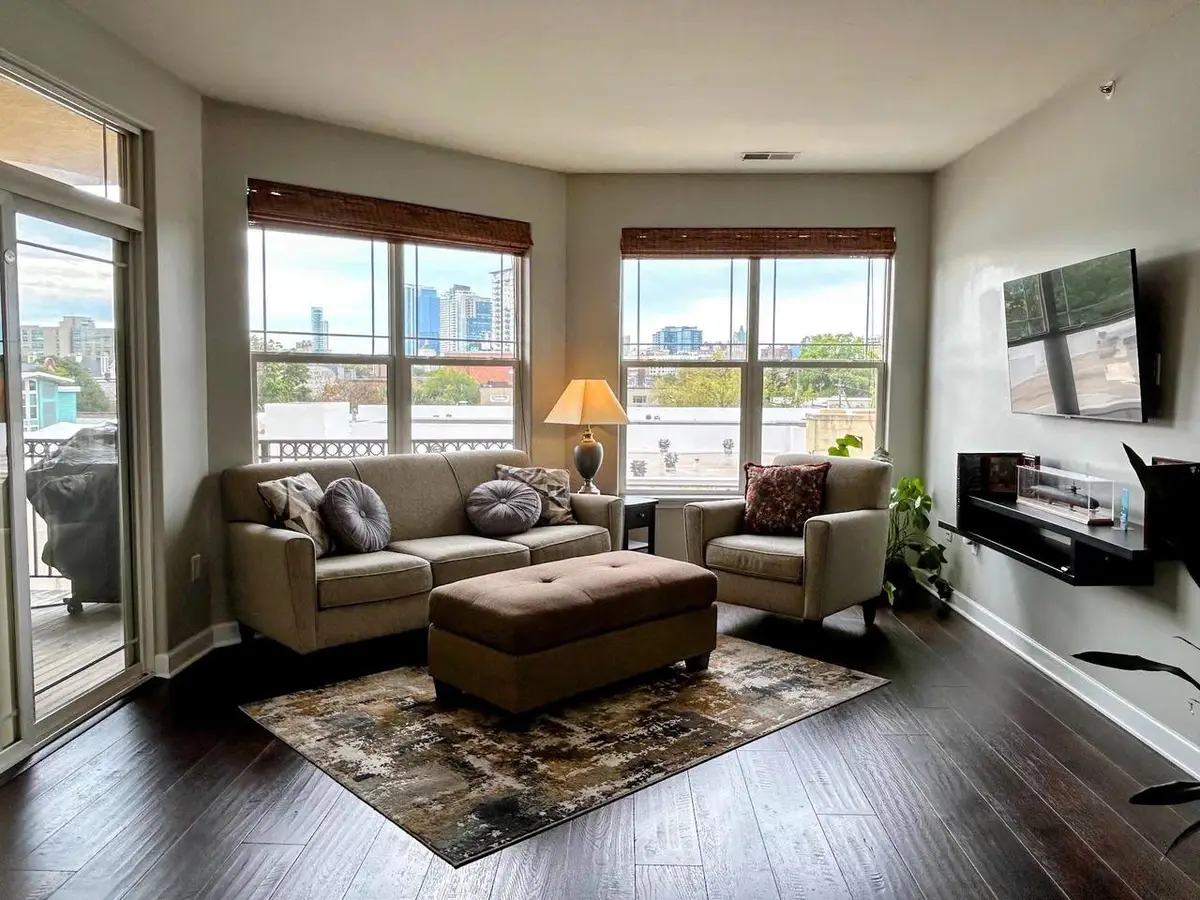 1619 N Farwell AVENUE #310, Milwaukee, WI 53202 - #1