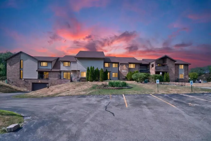 9034 W Lisbon AVENUE #32, Milwaukee, WI 53222 - #2