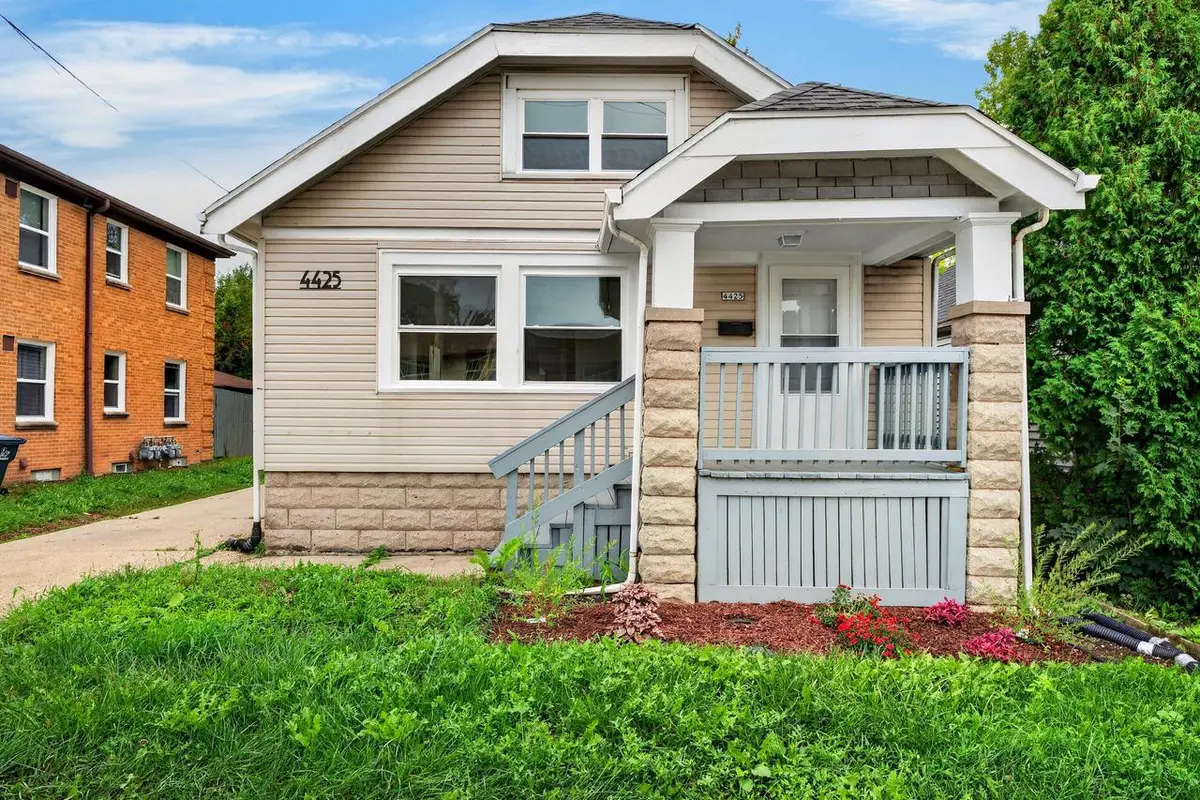 4425 W Hampton AVENUE, Milwaukee, WI 53218 - #1