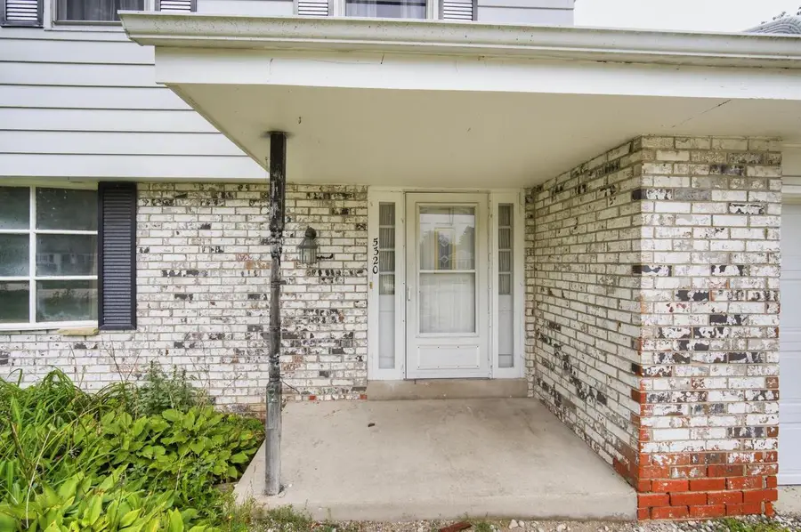 5320 S Tuckaway DRIVE, Greenfield, WI 53221 - #3