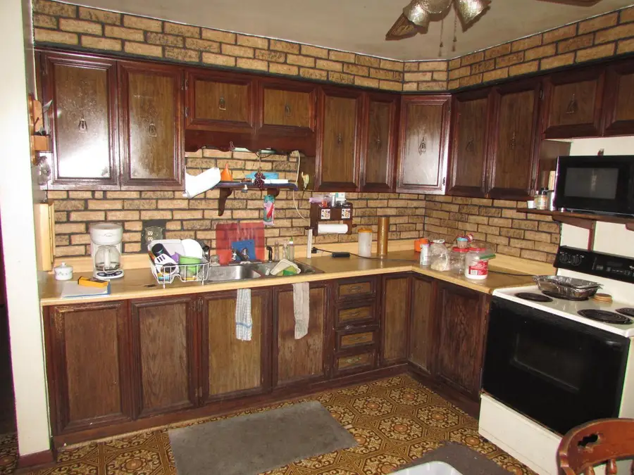 5700 W Custer AVENUE, Milwaukee, WI 53218 - #3