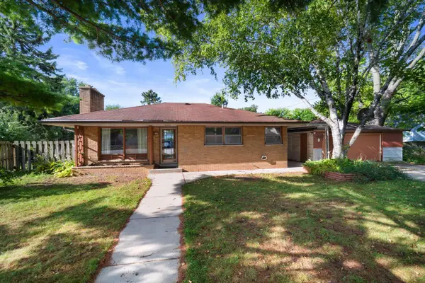 949 W Plainfield AVENUE, Milwaukee, WI 53221