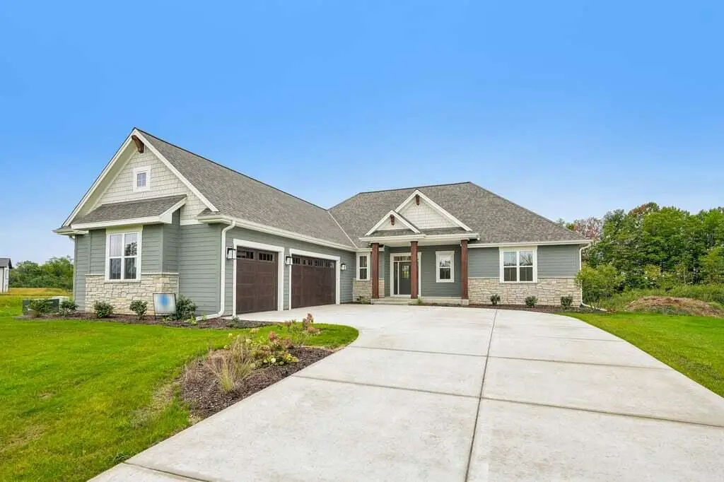 N51W18847 Quietwood DRIVE, Menomonee Falls, WI 53051 - #1