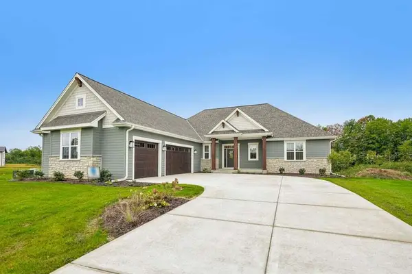 N51W18847 Quietwood DRIVE, Menomonee Falls, WI 53051