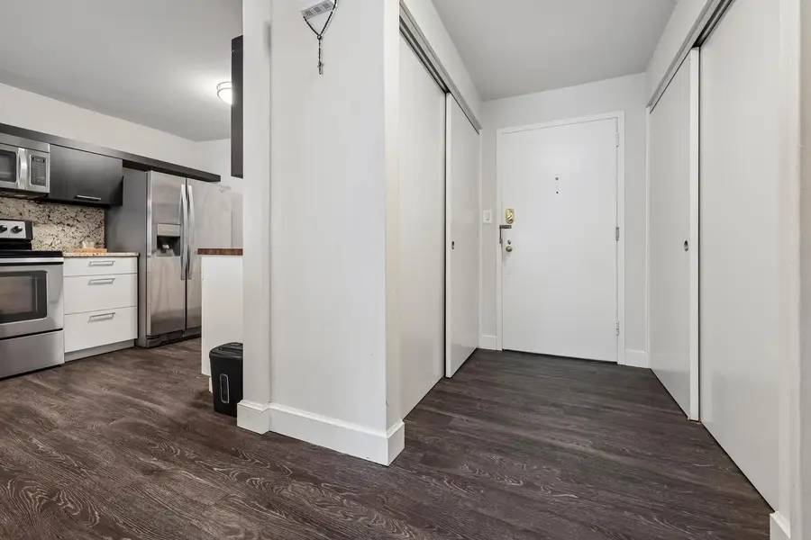 2525 S Shore DRIVE #3B, Milwaukee, WI 53207 - #2