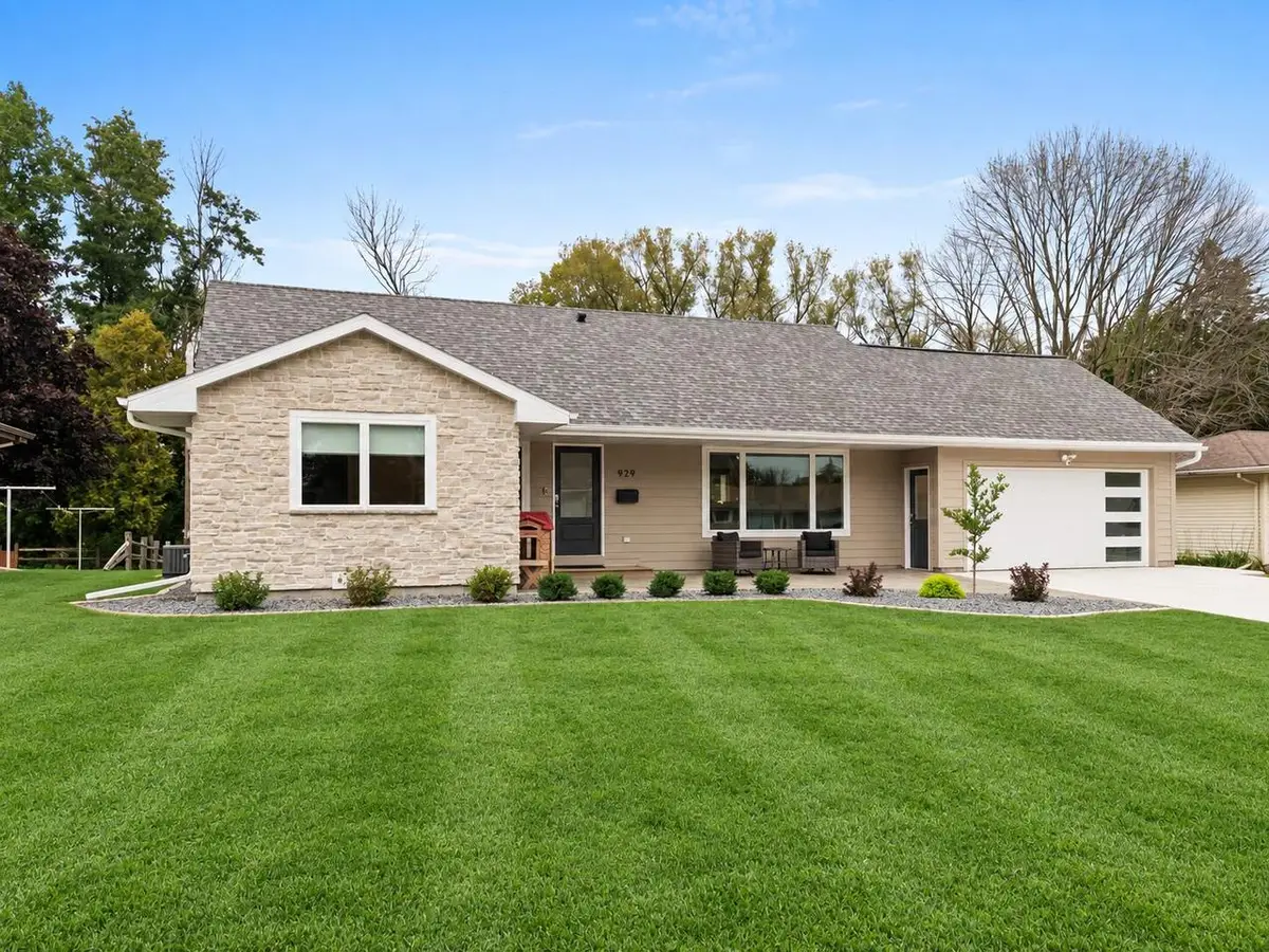 929 N 24th STREET, Manitowoc, WI 54220 - #1