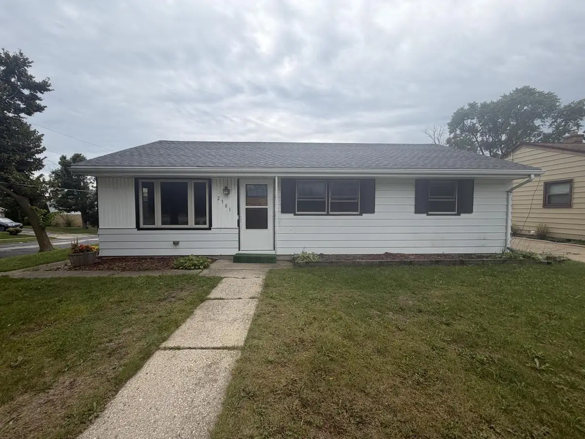2301 W Alvina AVENUE, Milwaukee, WI 53221 - #1