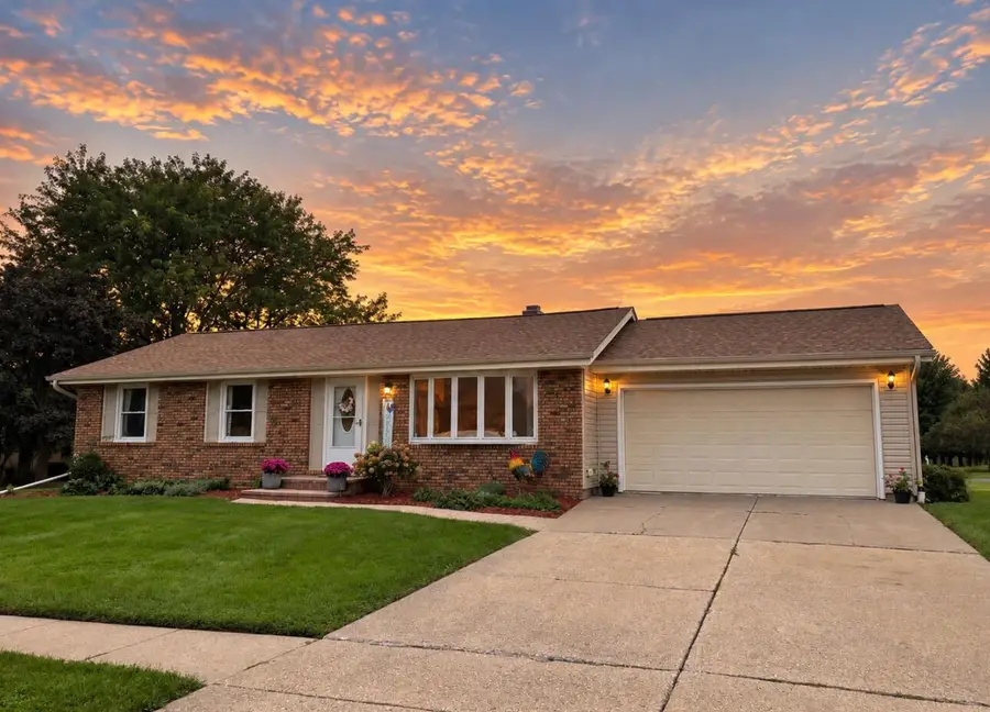 512 Westview AVENUE, Clinton, WI 53525 - #2