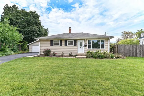 1350 Santa Monica CIRCLE, Waukesha, WI 53186