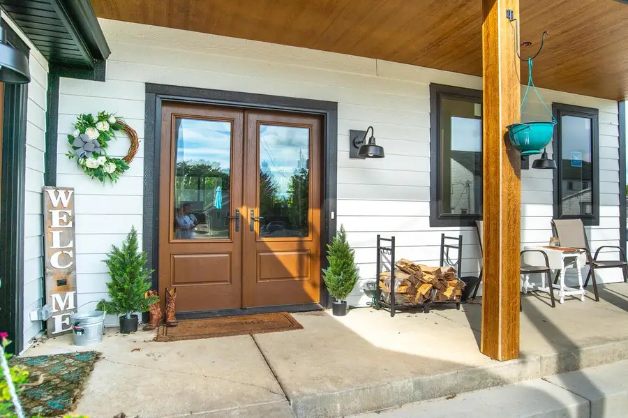 1400 Lincolnwood DRIVE, Union Grove, WI 53182 - #2