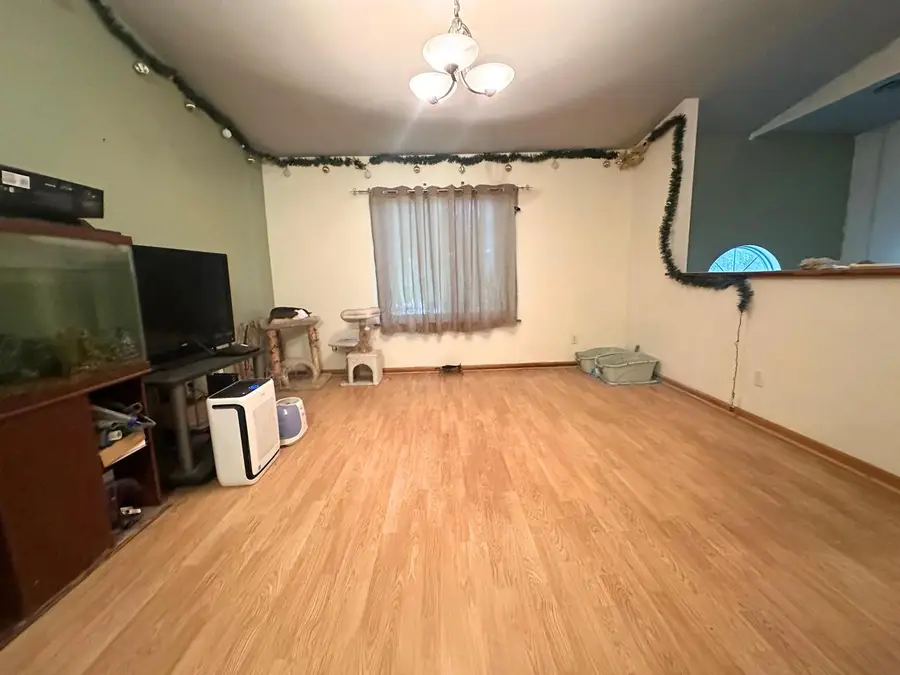 W101 Tombeau BOULEVARD, Milwaukee, WI 53218 - #3