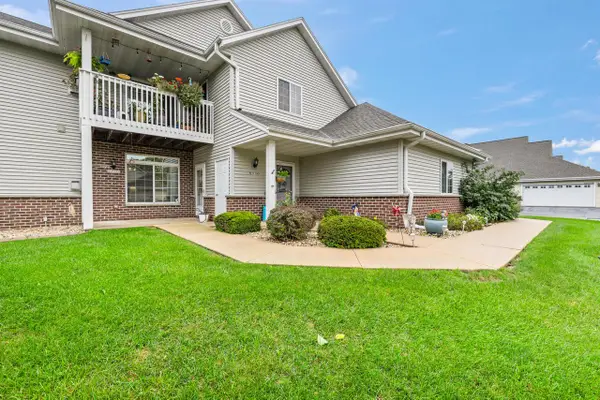 W197N17128 Stonewall DRIVE, Jackson, WI 53037