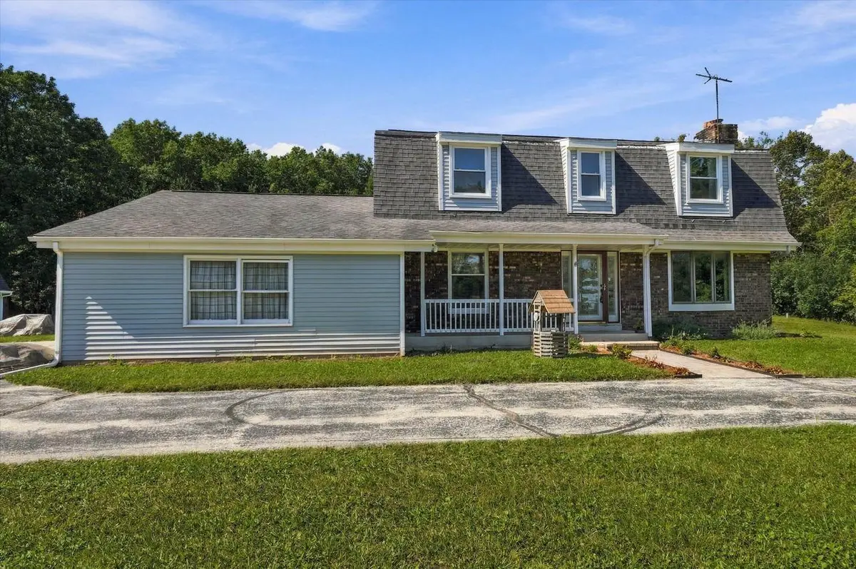 1582 Edgewater COURT, Grafton, WI 53024 - #1
