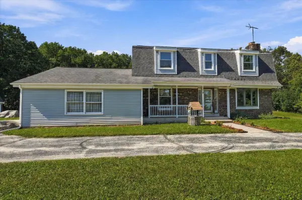 1582 Edgewater COURT, Grafton, WI 53024
