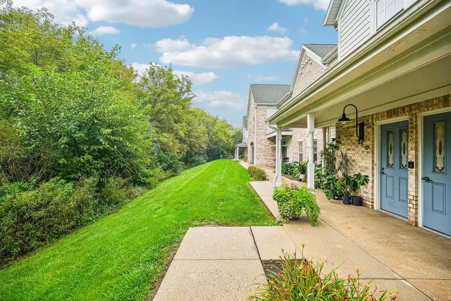 2732 Northview ROAD #94, Waukesha, WI 53188 - #2