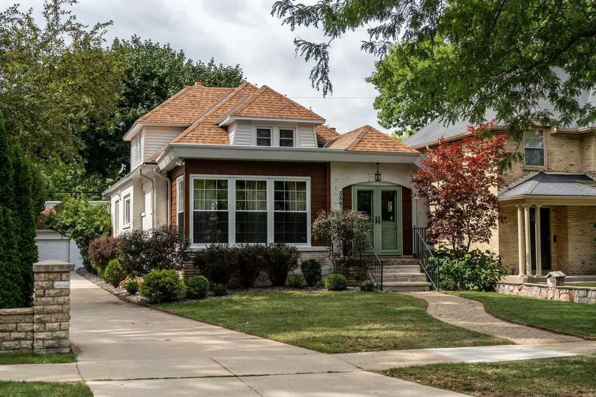 5861 N Bay Ridge AVENUE, Whitefish Bay, WI 53217 - #1
