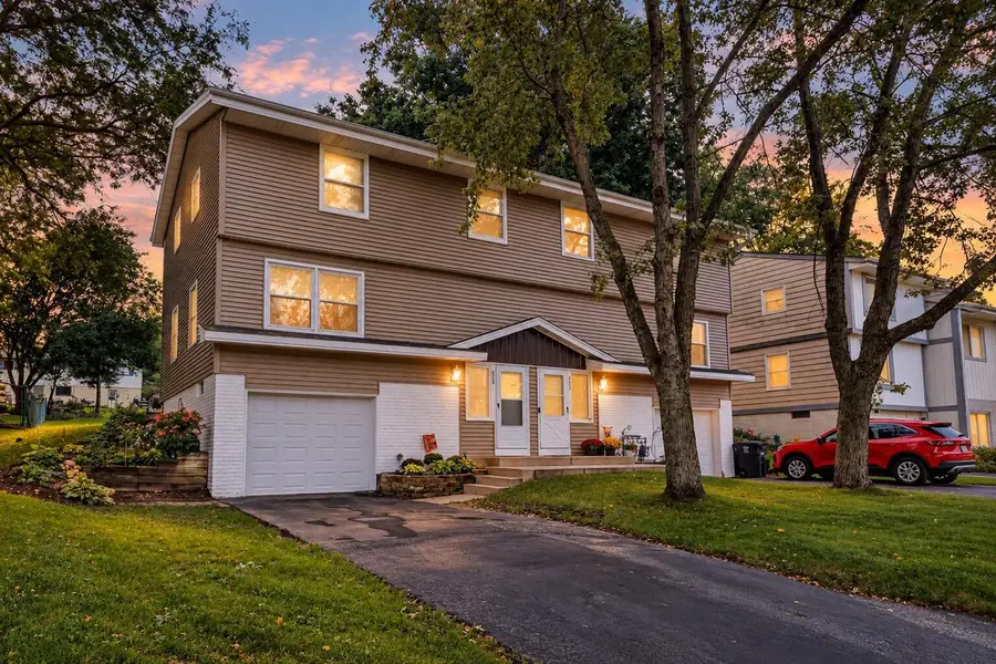 225 Mcdivitt LANE #B, Mukwonago, WI 53149 - #2