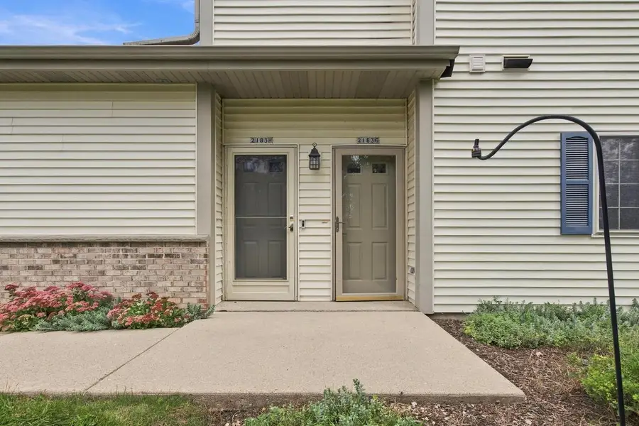 2183 Pine Ridge COURT #G, Grafton, WI 53024 - #2
