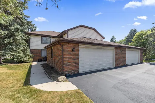 8122 S Legend DRIVE, Franklin, WI 53132