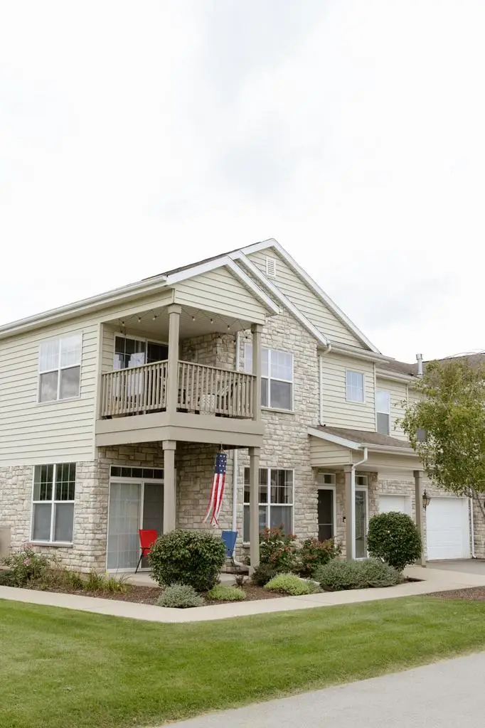 N17W26522 Meadowgrass CIRCLE #B, Pewaukee, WI 53072 - #2