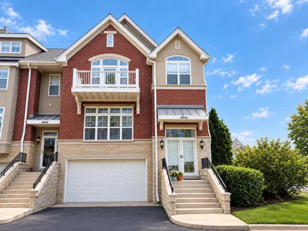 3842 S Lake DRIVE #16, Saint Francis, WI 53235