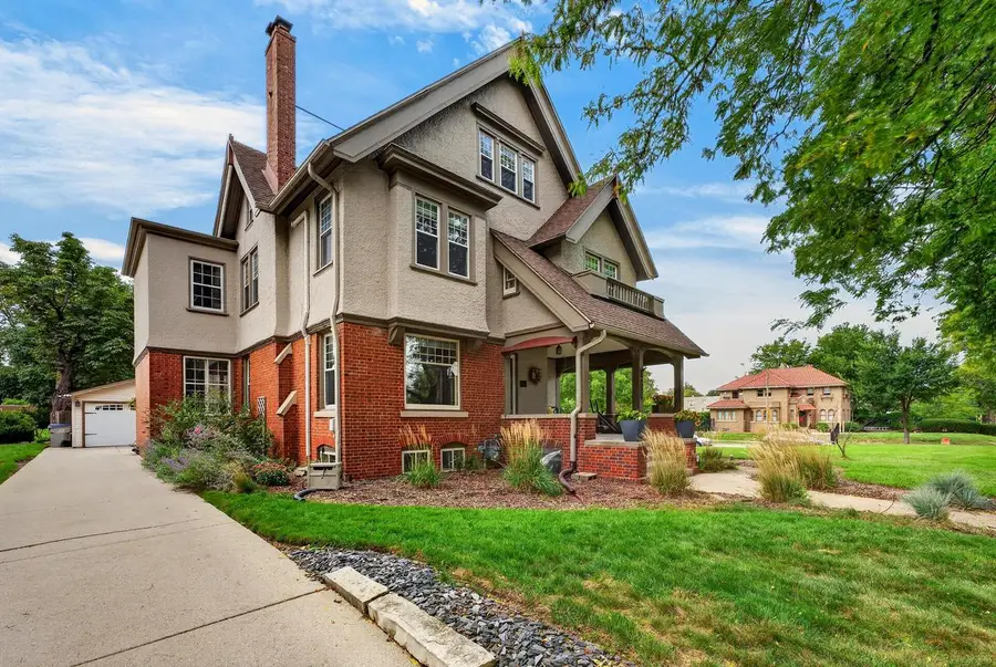 3223 W Highland BOULEVARD, Milwaukee, WI 53208 - #2